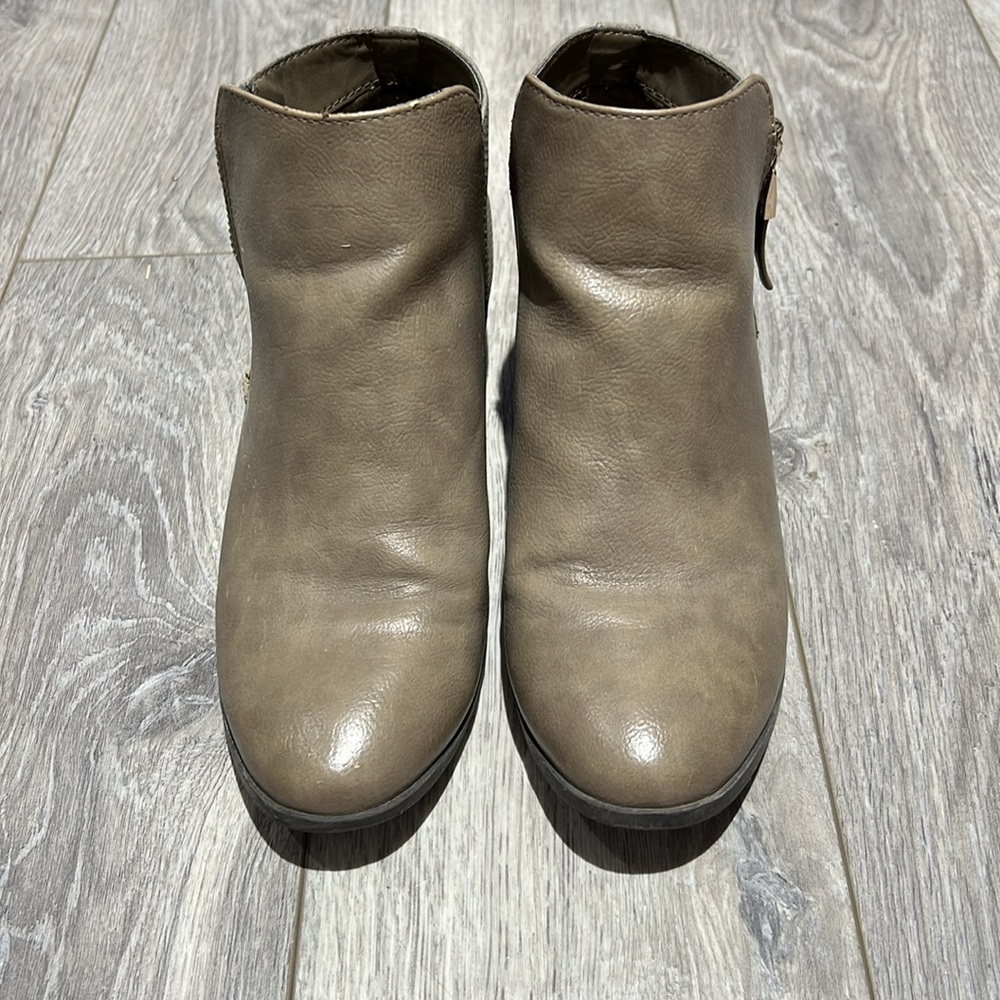 Call it Spring Boots - Picture 2 of 5